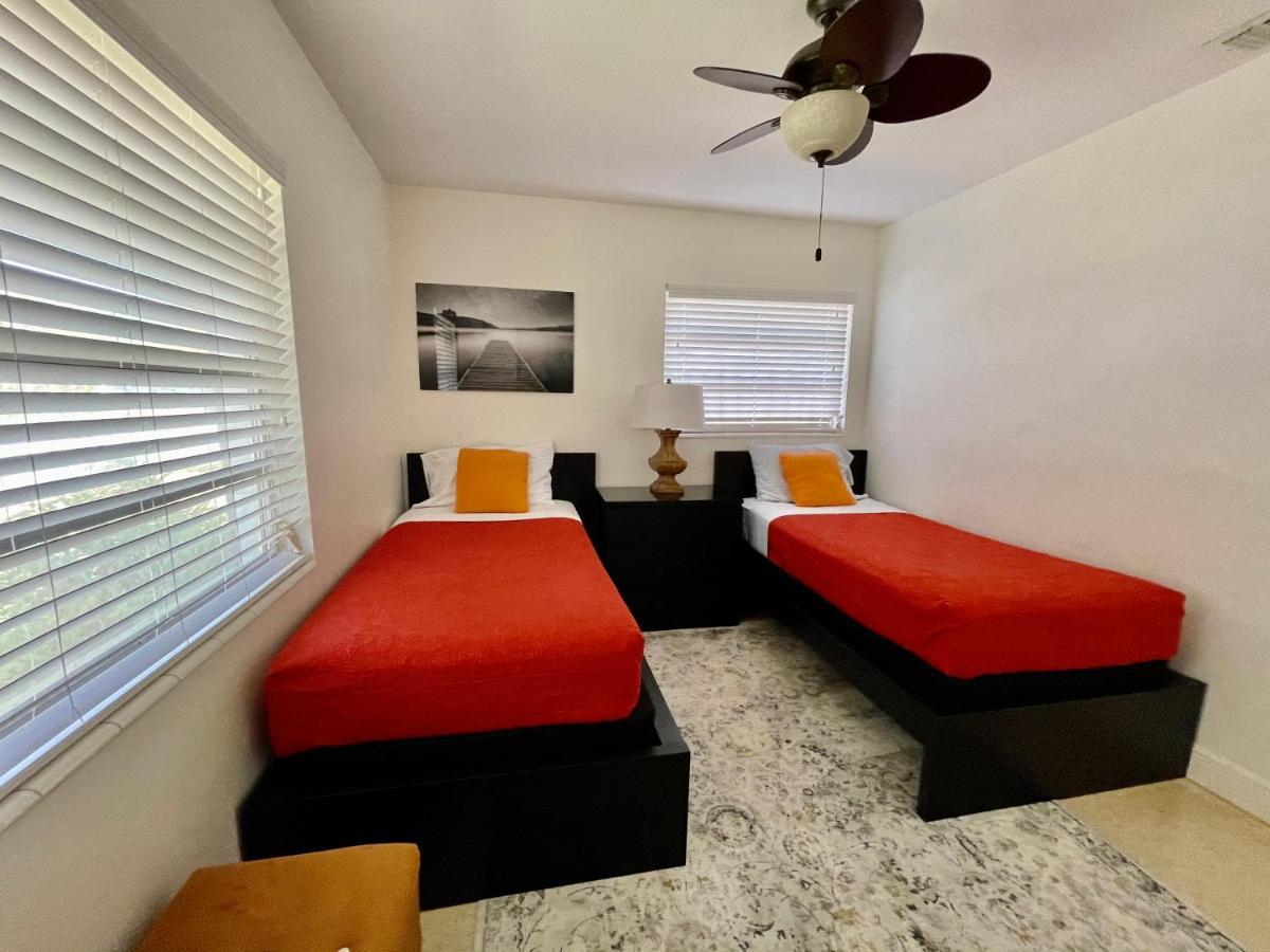 Rowena House 2Bd Den 2Bth Heated Pool Near Siesta Key Βίλα Σεϊρασότα Εξωτερικό φωτογραφία