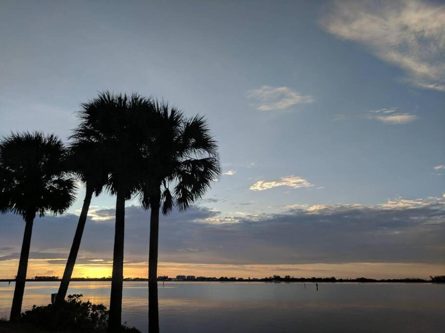 Rowena House 2Bd Den 2Bth Heated Pool Near Siesta Key Βίλα Σεϊρασότα Εξωτερικό φωτογραφία