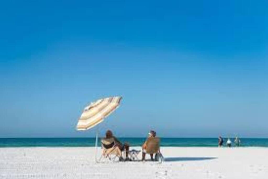 Rowena House 2Bd Den 2Bth Heated Pool Near Siesta Key Βίλα Σεϊρασότα Εξωτερικό φωτογραφία